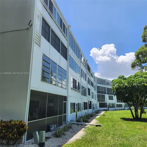 339 Southampton B West Palm Beach FL 33417