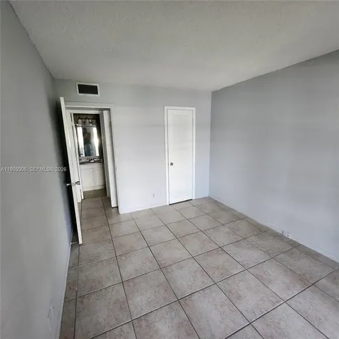 339 Southampton B West Palm Beach FL 33417