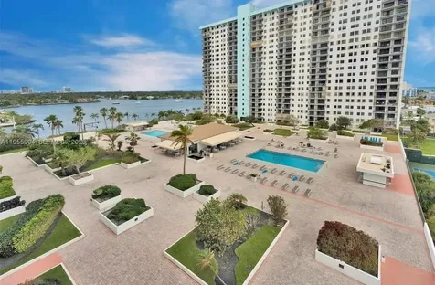 1201 S Ocean Drive Hollywood FL 33019