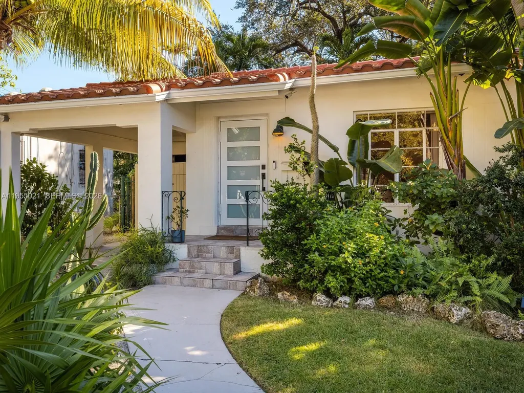 1009 NW 11th Court Miami FL 33136