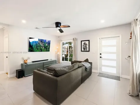 1009 NW 11th Court Miami FL 33136
