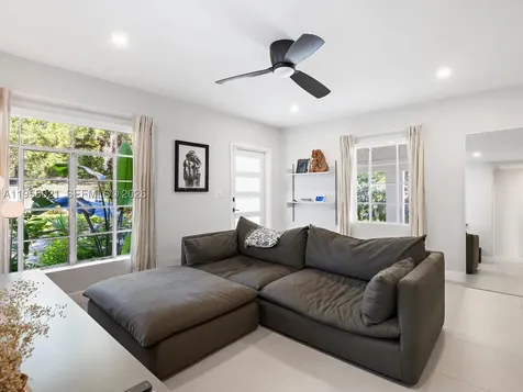 1009 NW 11th Court Miami FL 33136