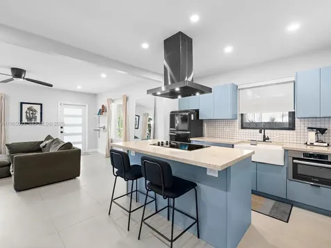 1009 NW 11th Court Miami FL 33136