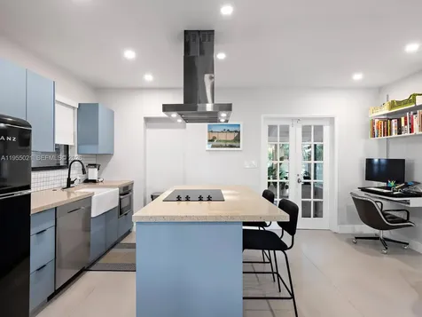 1009 NW 11th Court Miami FL 33136