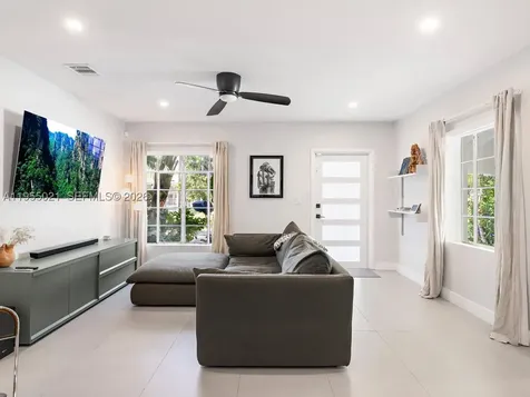 1009 NW 11th Court Miami FL 33136