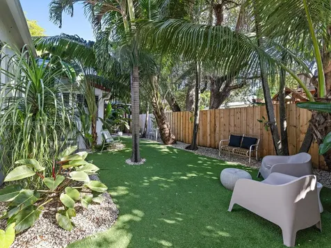 1009 NW 11th Court Miami FL 33136