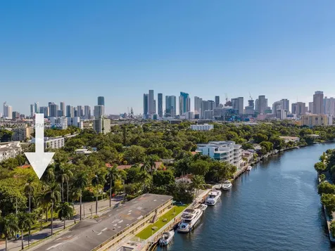 1009 NW 11th Court Miami FL 33136