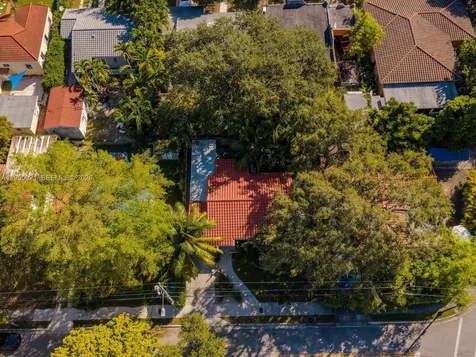 1009 NW 11th Court Miami FL 33136