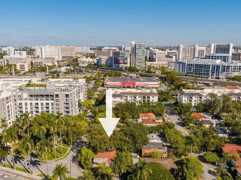 1009 NW 11th Court Miami FL 33136