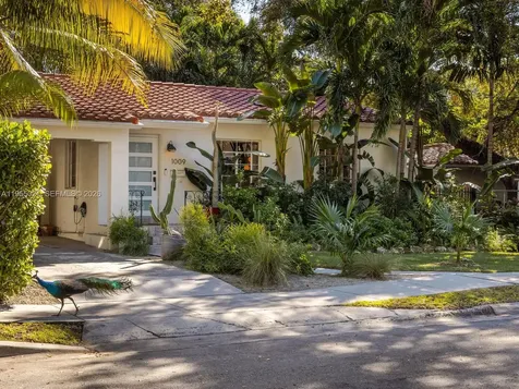 1009 NW 11th Court Miami FL 33136