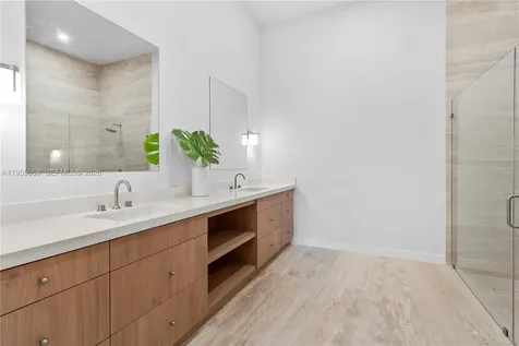 7605 SW 71st Avenue Miami FL 33143