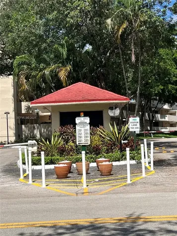 7051 Environ Boulevard Lauderhill FL 33319