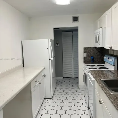 7051 Environ Boulevard Lauderhill FL 33319