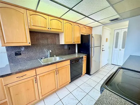1100 Saint Charles Place Pembroke Pines FL 33026