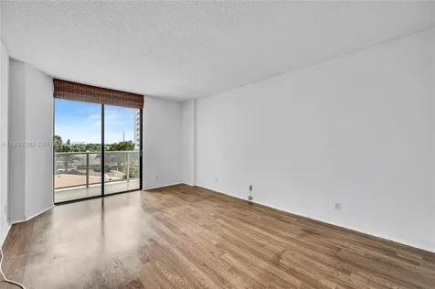 20281 E Country Club Drive Aventura FL 33180