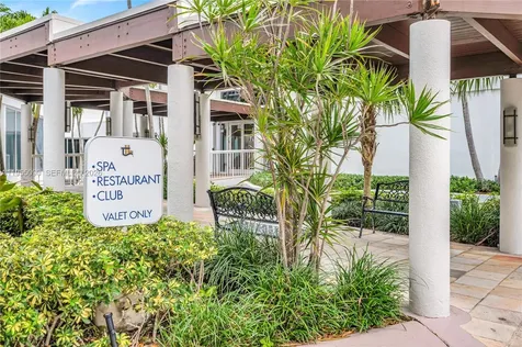 20281 E Country Club Drive Aventura FL 33180