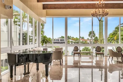 20281 E Country Club Drive Aventura FL 33180