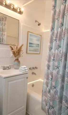 2729 NW 47th Street Miami FL 33142