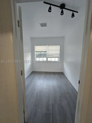 2729 NW 47th Street Miami FL 33142