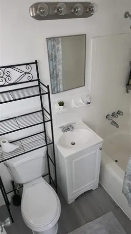2729 NW 47th Street Miami FL 33142