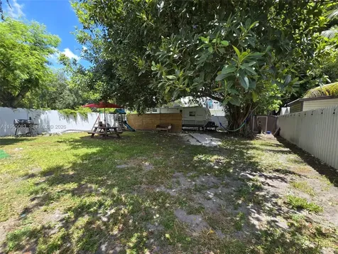 2729 NW 47th Street Miami FL 33142