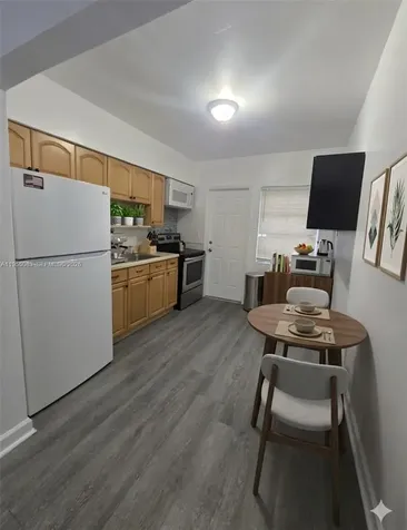 2729 NW 47th Street Miami FL 33142
