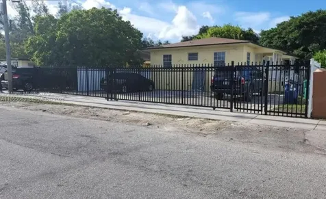 2729 NW 47th Street Miami FL 33142