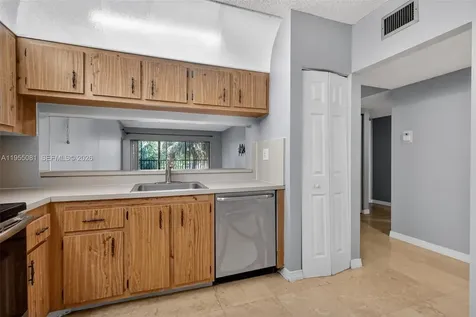 491 Ives Dairy Road Miami FL 33179