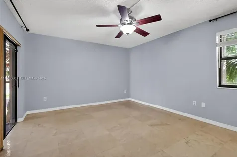 491 Ives Dairy Road Miami FL 33179
