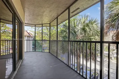 491 Ives Dairy Road Miami FL 33179