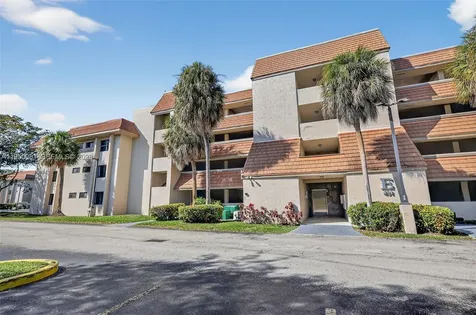491 Ives Dairy Road Miami FL 33179