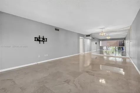 491 Ives Dairy Road Miami FL 33179