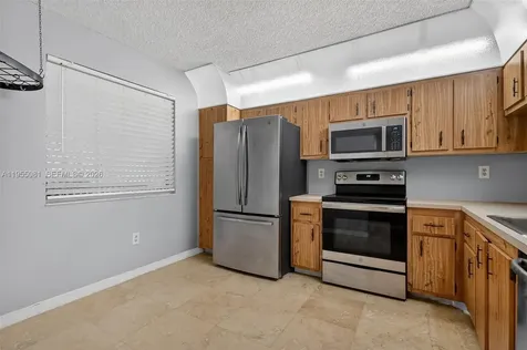 491 Ives Dairy Road Miami FL 33179