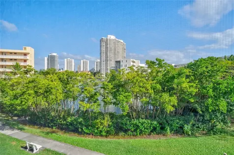 2930 Point East Drive Aventura FL 33160