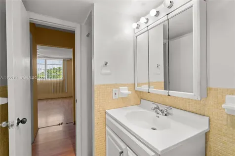 2930 Point East Drive Aventura FL 33160