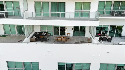 1600 SW 1st Avenue Miami FL 33129