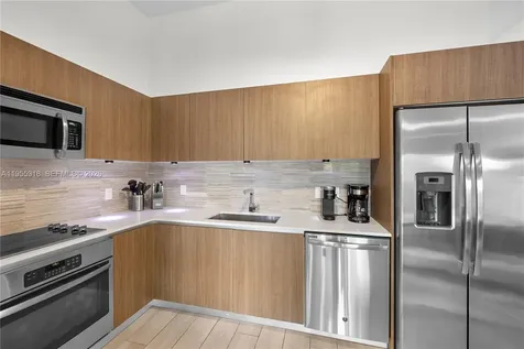 1600 SW 1st Avenue Miami FL 33129