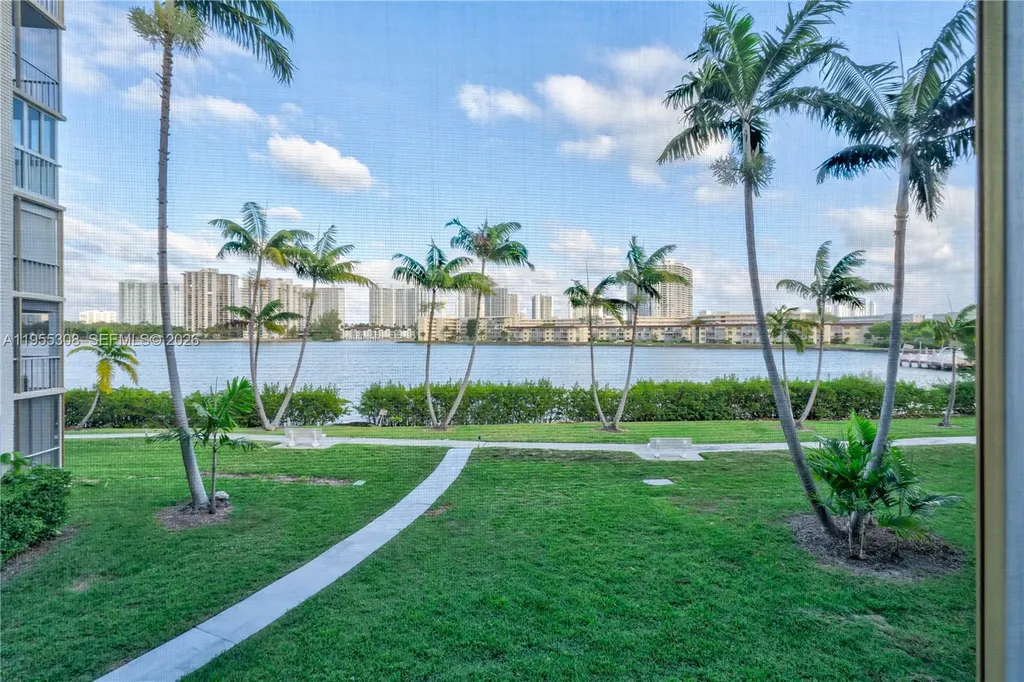 2861 Leonard Drive Aventura FL 33160