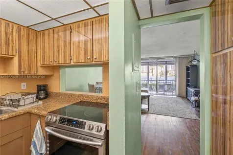 2861 Leonard Drive Aventura FL 33160