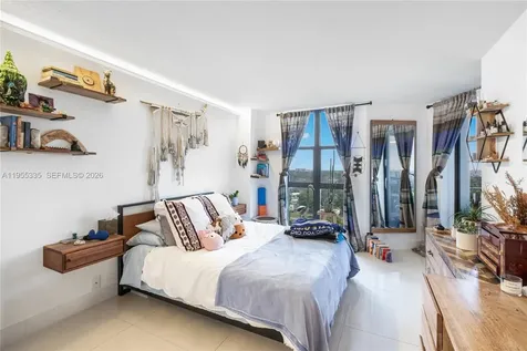 1000 Quayside Terrace Miami FL 33138