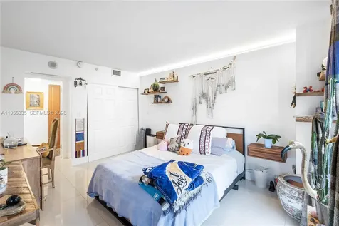 1000 Quayside Terrace Miami FL 33138