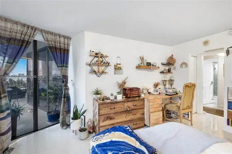1000 Quayside Terrace Miami FL 33138