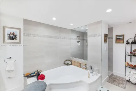 1000 Quayside Terrace Miami FL 33138