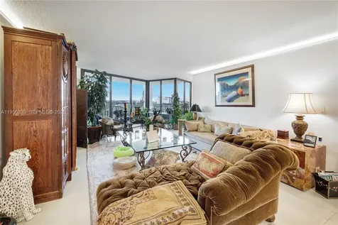 1000 Quayside Terrace Miami FL 33138