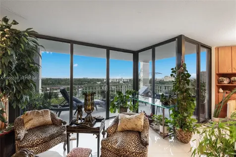1000 Quayside Terrace Miami FL 33138