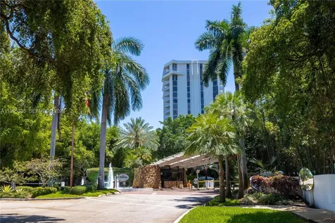 1000 Quayside Terrace Miami FL 33138