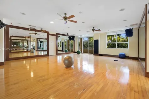 19501 W Country Club Drive Aventura FL 33180