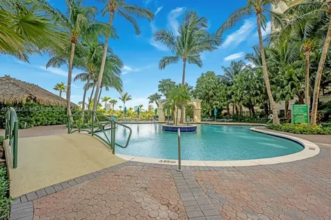 19501 W Country Club Drive Aventura FL 33180