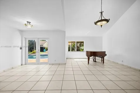 2560 Bass Way Cooper City FL 33026