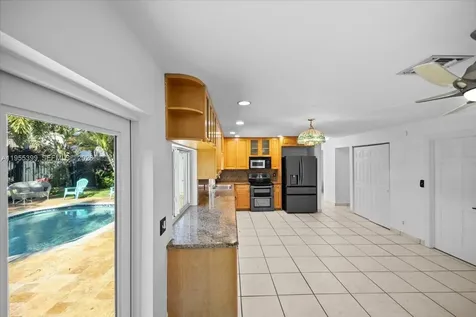 2560 Bass Way Cooper City FL 33026